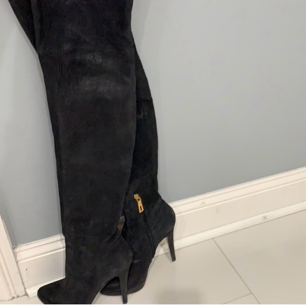 Over the knee boot!! MUST HAVE!!
